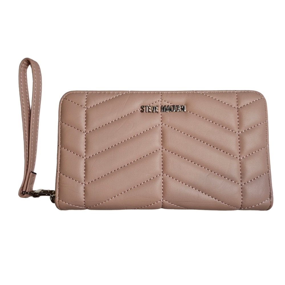 Steve Madden Quilted Zip Around Wristlet Blush